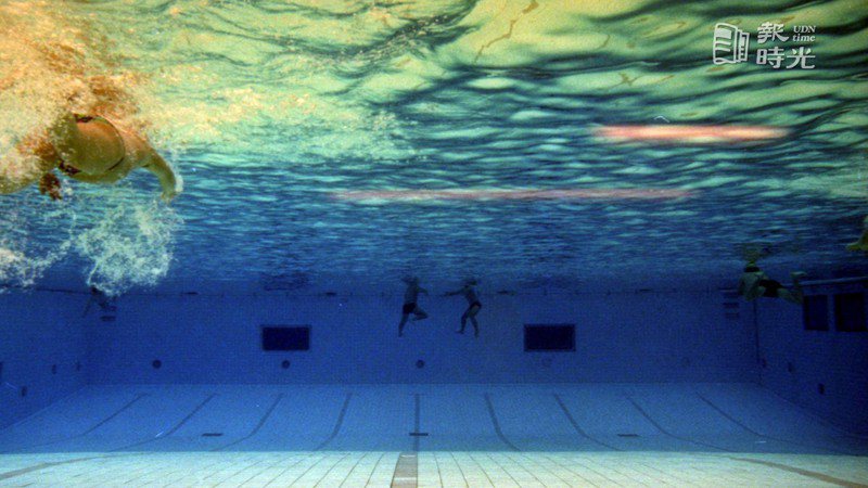 圖為中影游泳池。圖/聯合報系資料照（1995/04/28 侯永全攝影）