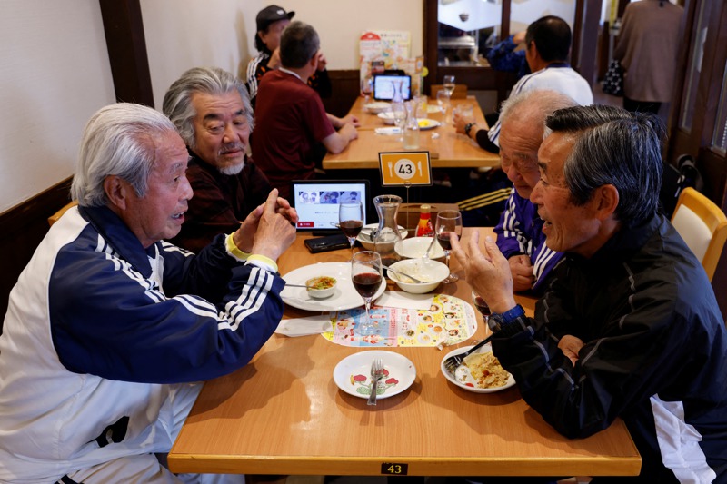 2056年日本人口跌破1億人，有四成是65歲以上長者，日本吃食的風貌將有所轉變。路透