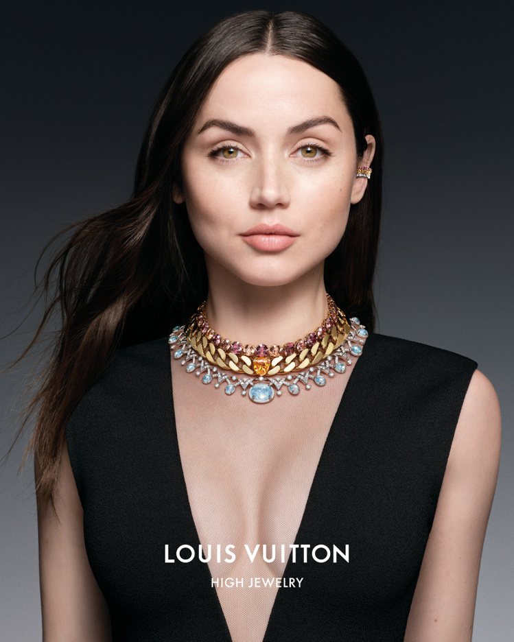 路易威登品牌大使安娜德哈瑪斯演繹全新高級珠寶系列Deep Time。圖／路易威登提供