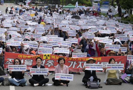 南韓漁民6月上街抗議日本政府的福島核廢水排海決定。美聯社