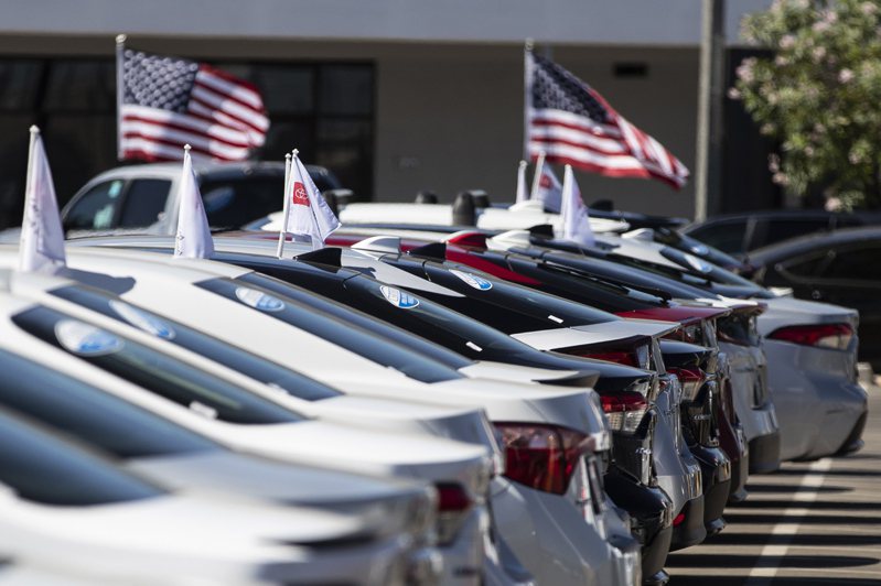 研究機構Wards Intelligence估算，美國1～6月整體汽車銷量約為770萬輛，增加約13%，遠優於市場預期。 歐新社