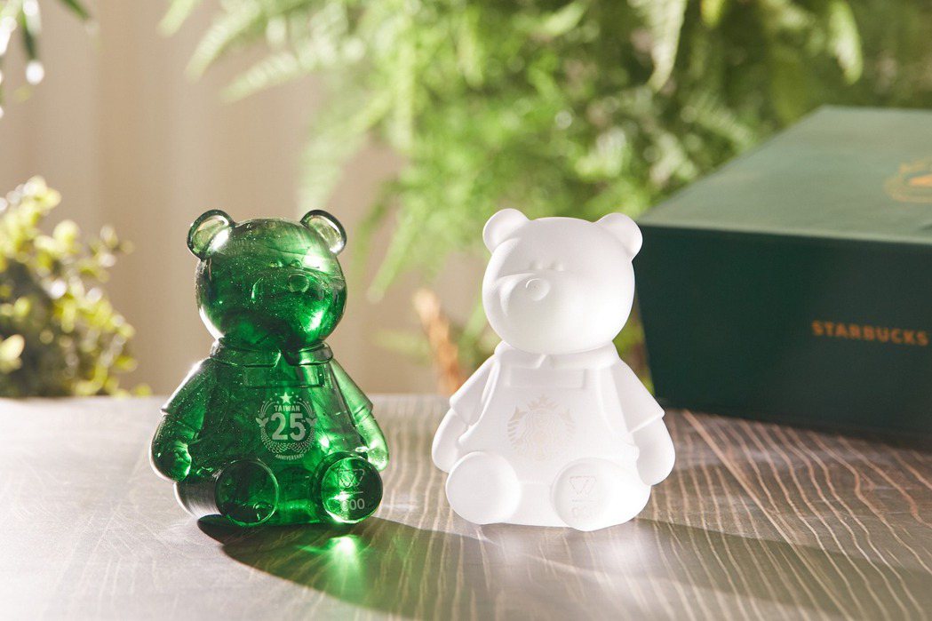 與春池玻璃合作的限量小熊，也將於7/14現場首賣50組。圖｜星巴克