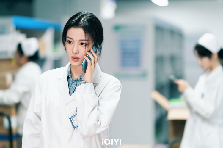 王楚然飾演急診科醫生。圖／愛奇藝國際站提供