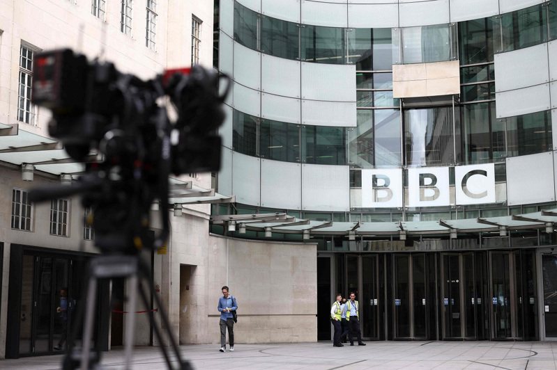 一名尚未確認的BBC知名主持人，日前遭英媒爆料曾付費向未成年人換取露骨照片。法新社