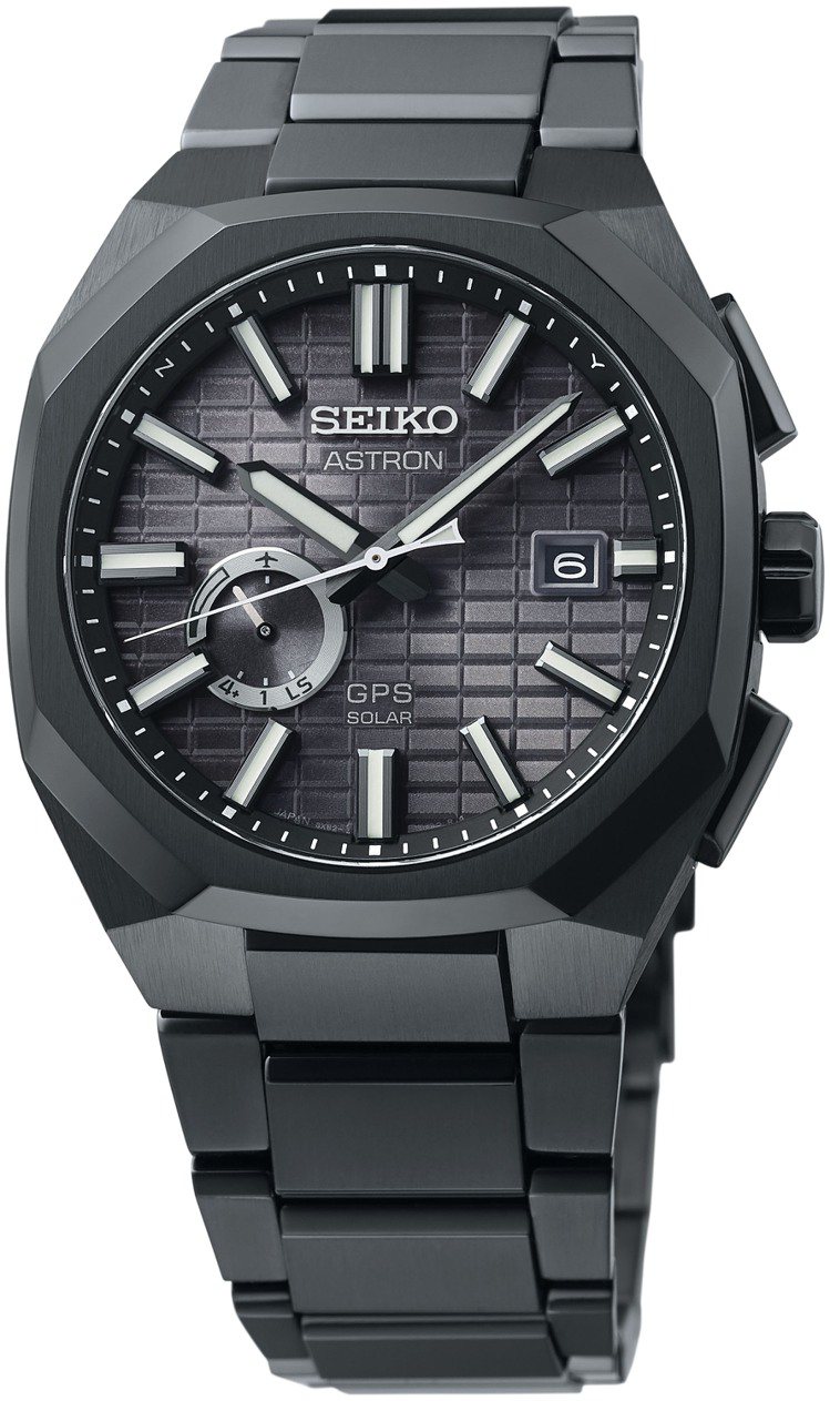 Seiko Astron GPS Solar 3X系列SSJ015J1腕表，鍍黑色鈦金屬表殼與表鍊、表圈，76,000元。圖／Seiko提供