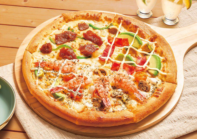 達美樂新推出「蝦趴酪梨四喜披薩」。圖/達美樂提供