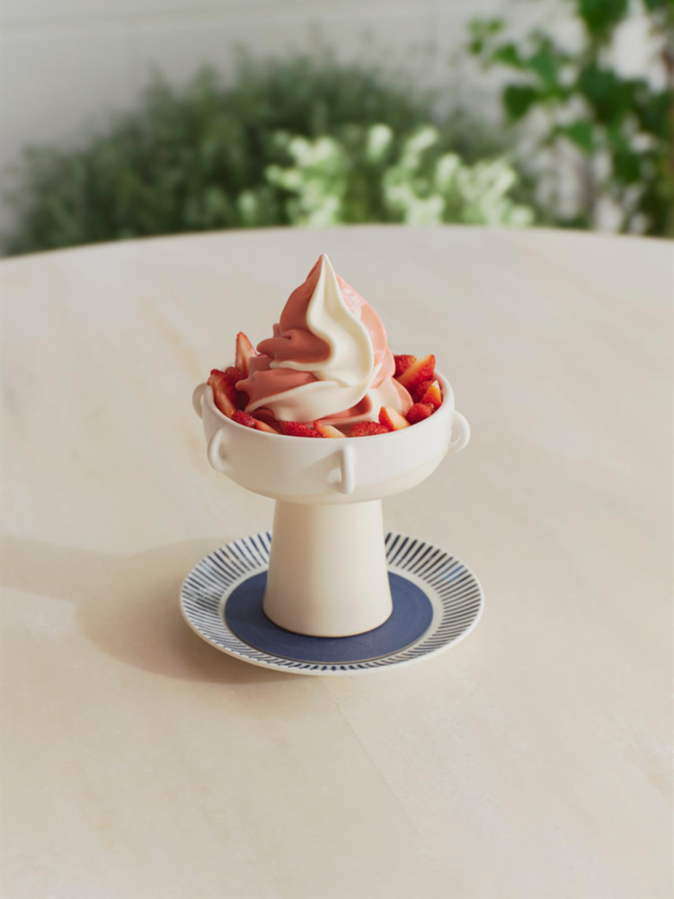 猶如雕塑品般的Dolce Vita杯，則可以一次嚐到三種與一般不甜之口味不同的冰淇淋味道。圖／路易威登提供