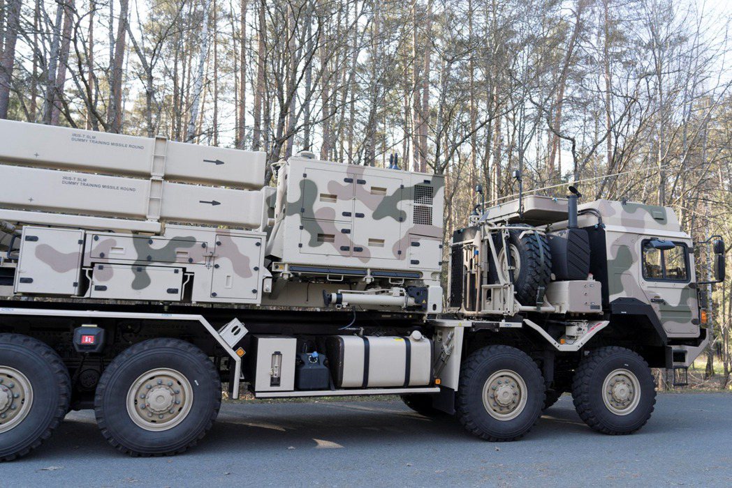 圖為烏克蘭擁有的德國的IRIS-T防禦系統。 圖／路透社