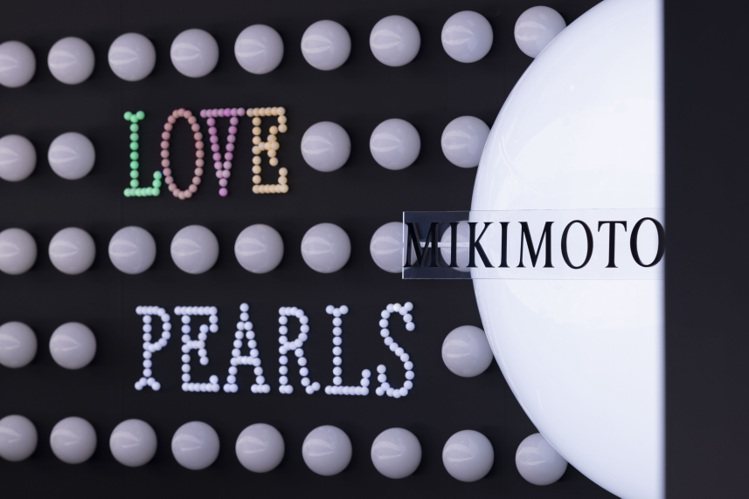 MIKIMOTO《LOVE PEARLS》主題展覽戶外裝置。圖／MIKIMOTO提供