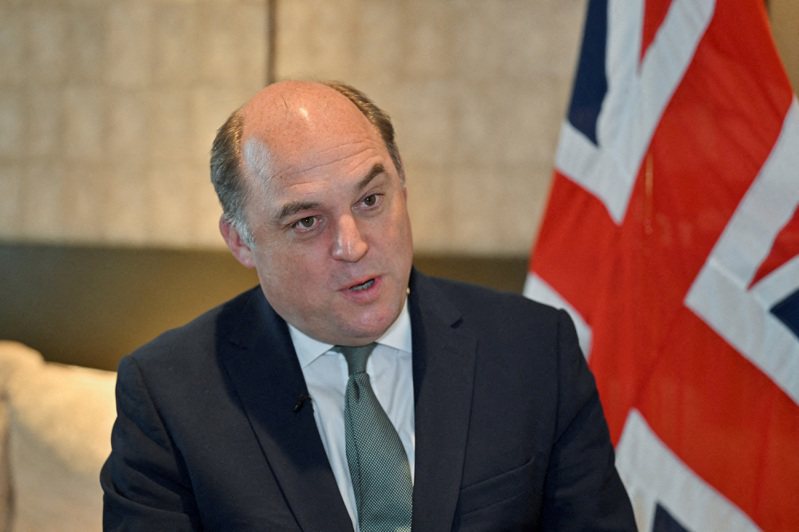 British Defense Secretary Urges Ukrainian President to Show More Gratitude for Military Assistance