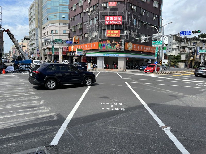 交通部公布「各縣市道安改善執行成效」，台南市112年1至4月總體死亡事故103人，較同期減少2人。記者吳淑玲／攝影