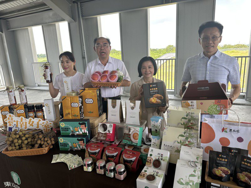 台南市農業局後天17日在新化果菜市場舉辦促銷優選蜂蜜、東山咖啡展現會。記者周宗禎／攝影