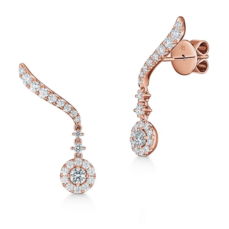 謝欣穎配戴的Hearts On Fire Vela玫瑰金鑽石耳環，15萬6,000元。圖／Hearts On Fire提供