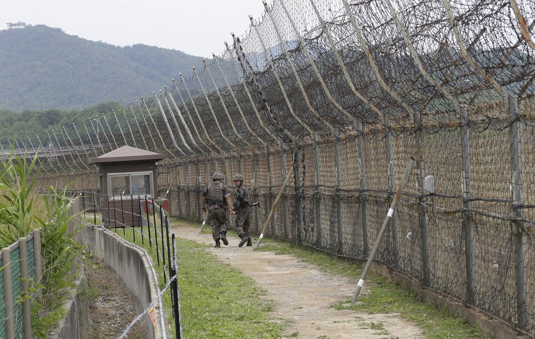 南韓士兵在南北韓非軍事區巡邏。 圖／美聯社