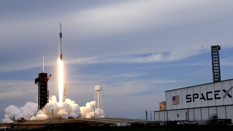 馬斯克的太空事業SpaceX，傳出今年營收可達80億美元。  美聯社