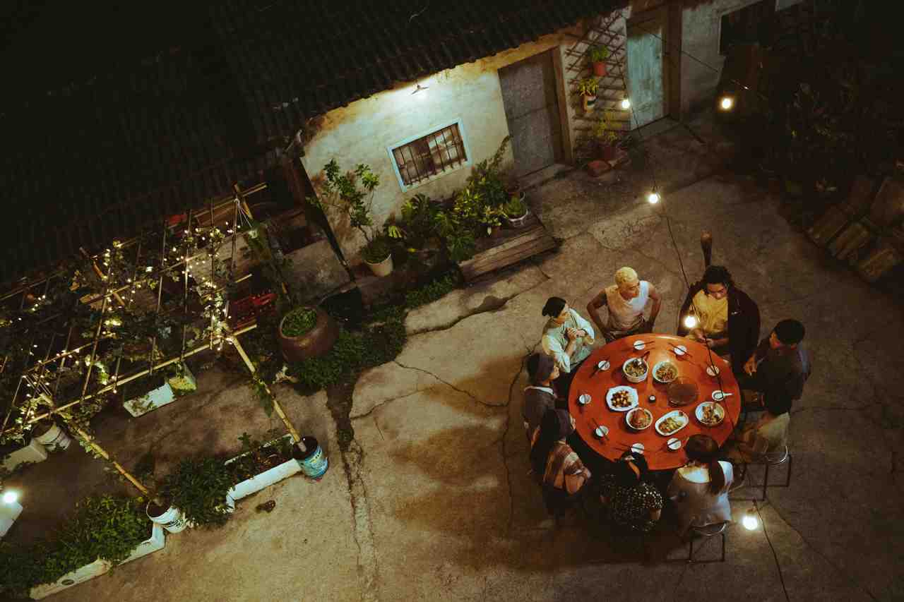 《百味小廚神 中元大餐》將經典台灣料理美味，融合中元節祭拜孤魂野鬼的習俗。圖/紅衣小女孩股份有限公司提供