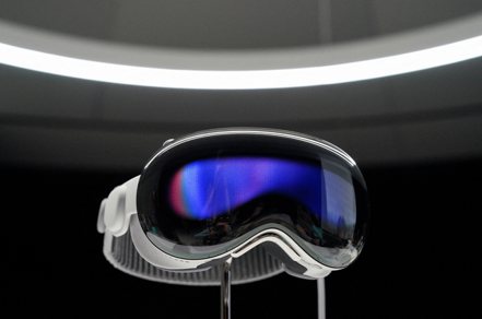 蘋果公司的首款MR頭戴裝置Vision Pro。路透
