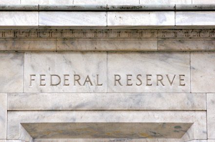 美國聯準會（Fed）本周將舉行貨幣決策會議。路透