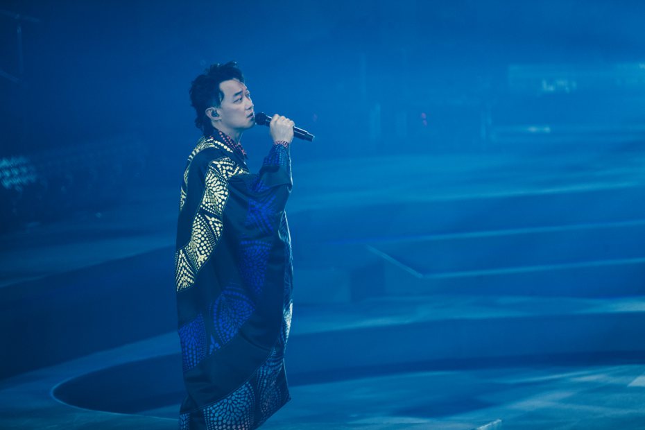 陳奕迅帶來「路…一直都在」、「大人」等歌曲。圖／環球音樂提供