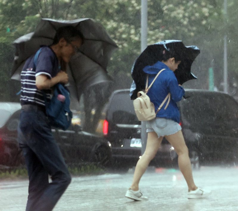 杜蘇芮颱風進逼，台北市今天天氣晴朗，但颱風可能影響台灣最劇烈時間點預估會落在周三至周四。本報資料照片