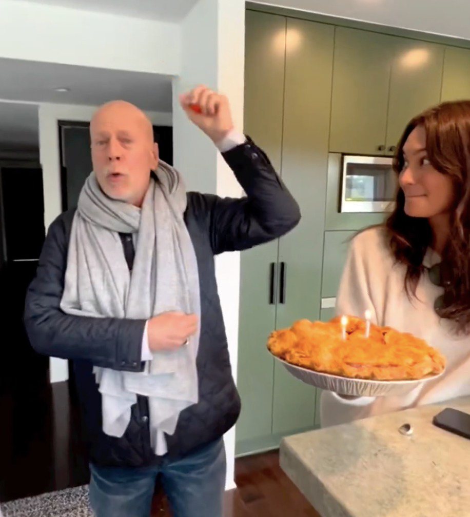布魯斯威利歡度68歲生日，妻子艾瑪陪他慶祝。圖：截圖自Instagram