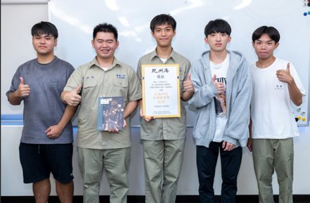 台南一中校刊團隊獲得信義房屋在地關懷獎佳作。（圖:信義房屋提供）