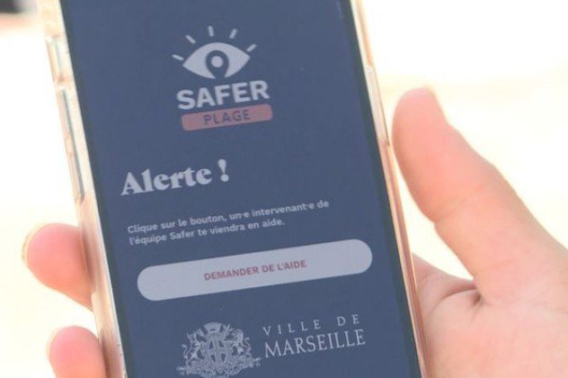 防止沙灘發生性騷擾事件，馬賽市政府日前推出新機制，透過手機應用程式，受害者或目擊者即可一鍵通報。圖擷自franceinfo