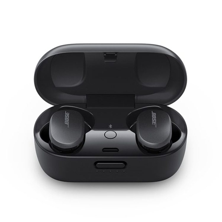 BOSE QuietComfort Earbuds耳機黑色，PChome 24h購物即日起至8月9日特價4,888元。圖／PChome 24h購物提供