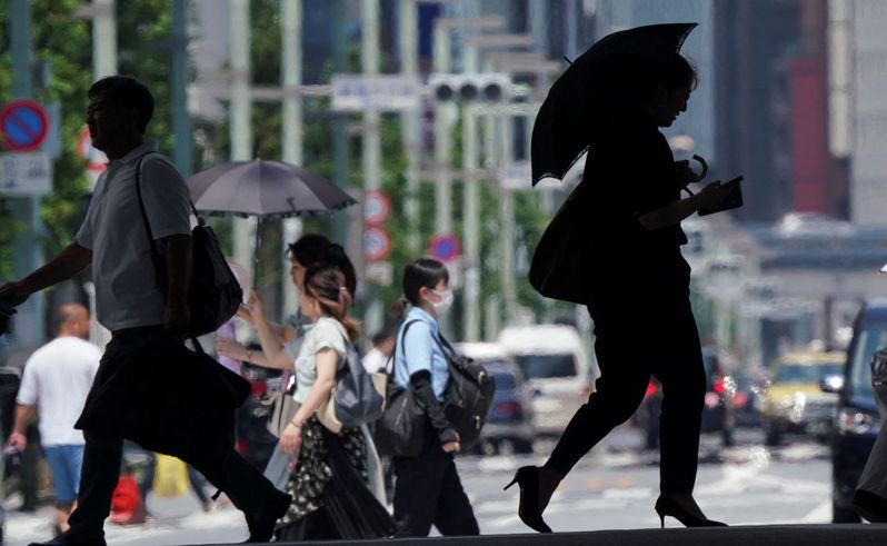 日本氣象廳預報指出，全境大範圍地區將出現「十年一遇」程度的酷暑，專家呼籲民眾嚴防中暑。法新社