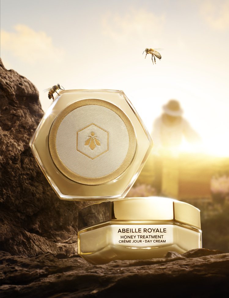 嬌蘭皇家蜂王乳蜂蜜修護白霜／50ML／6,000元。圖／嬌蘭提供