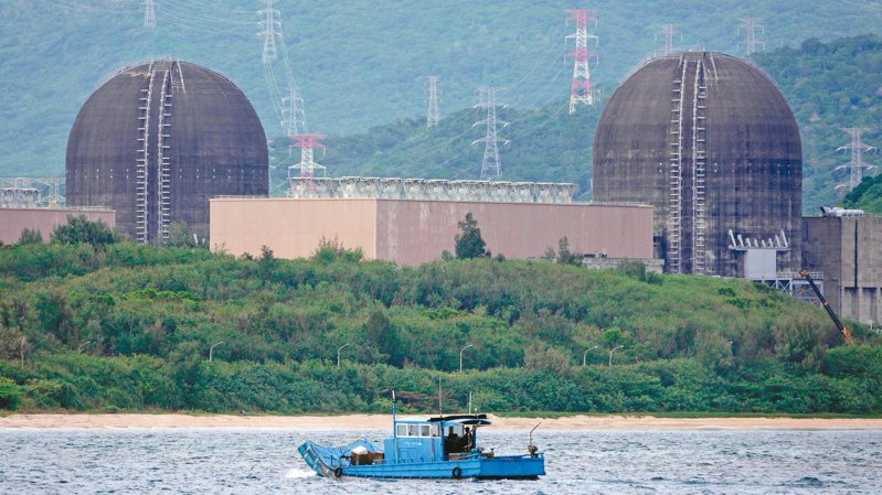 台灣面臨缺電危機，核電仍占有一定比重，由於核三廠（圖）2025年到運轉年限，總統參選人賴清德日前甚至說，相關單位規畫把已停機的核能機組，維持未來緊急使用。
圖／聯合報系資料照片
