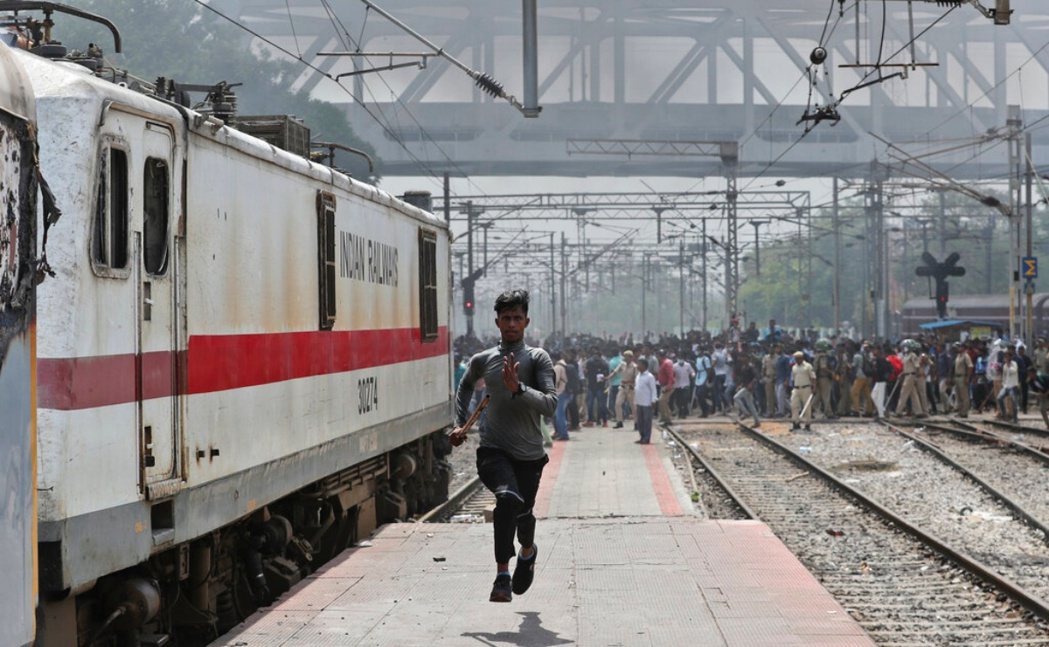 當印度朝野政治人物都仍然把鐵路安全問題聚焦在一般設備的採購上，「人」在鐵路系統中...