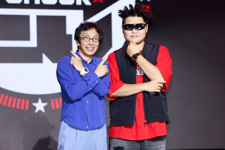 G-SHOCK之父伊部菊雄先生與歌手小卡比（右）同台。記者吳致碩／攝影