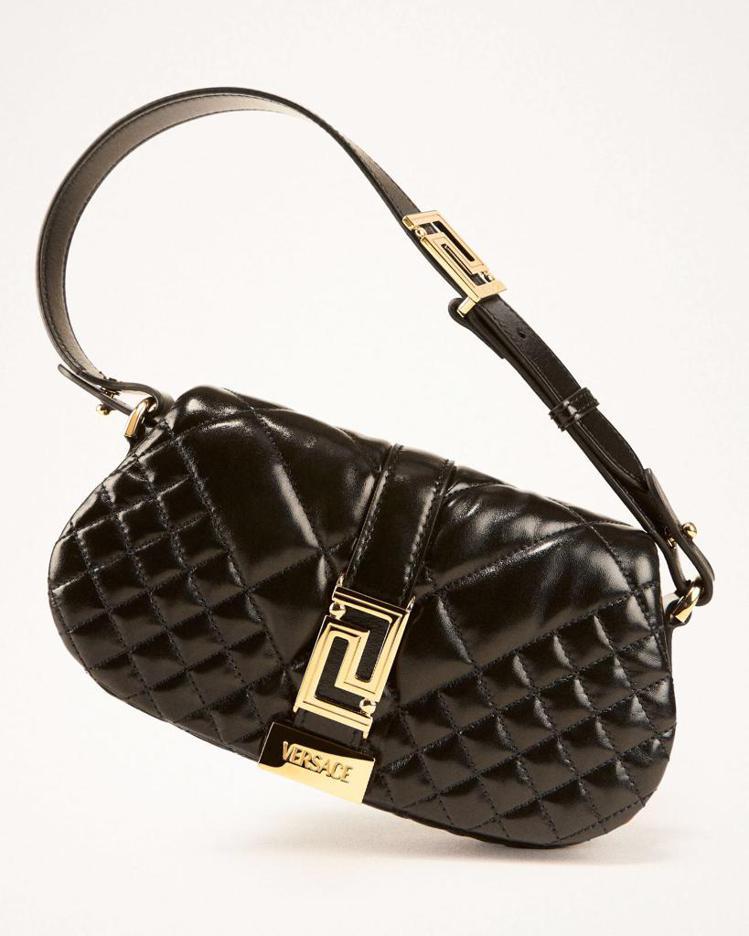 Versace Greca Goddess黑色肩背包迷你款，55,000元。圖／Versace提供