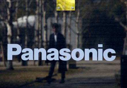 Panasonic解散旗下生產液晶面板的子公司，加速轉向生產電動車電池。路透