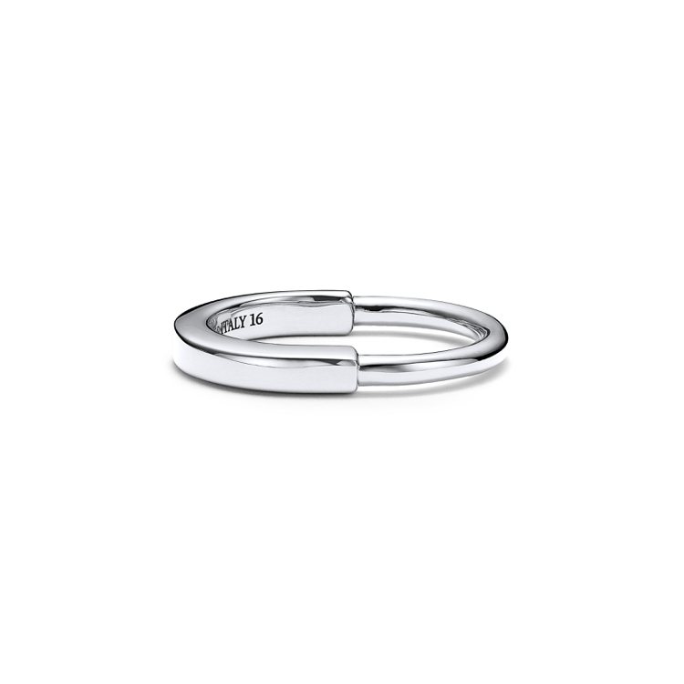 Tiffany Lock 18K白金戒指，43,500元。圖／Tiffany提供