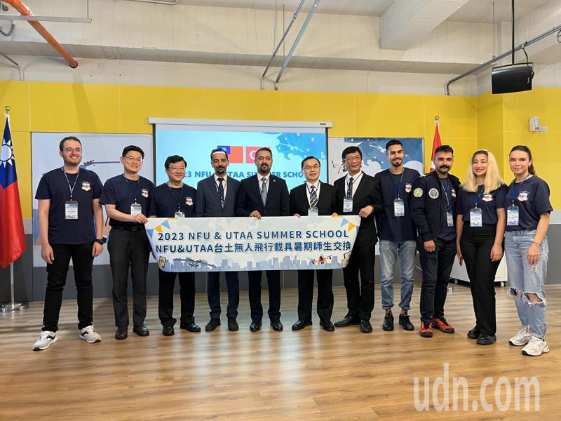 土耳其AI無人機起步比台灣早，技術相當成熟，航天大學（UAA）7名師生今赴虎尾科技大學實務交流。記者陳苡葳／攝影