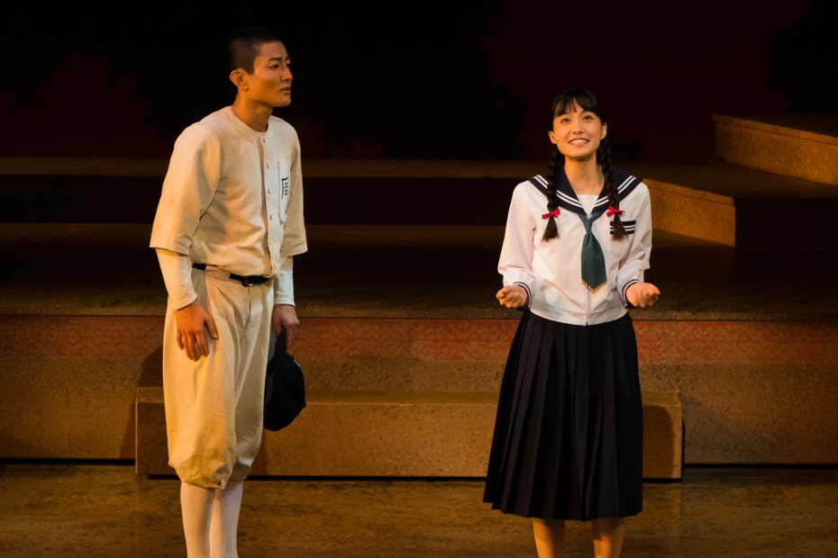 陳希瑀(右)、鍾政均「KANO」音樂劇「台灣期間限定特別舞台」版首演。圖／少爺劇場提供