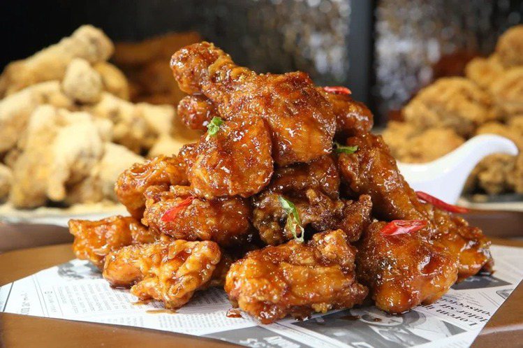 bb.q Chicken提供有韓式甘醬炸雞等多種口味的炸雞。記者陳睿中／攝影