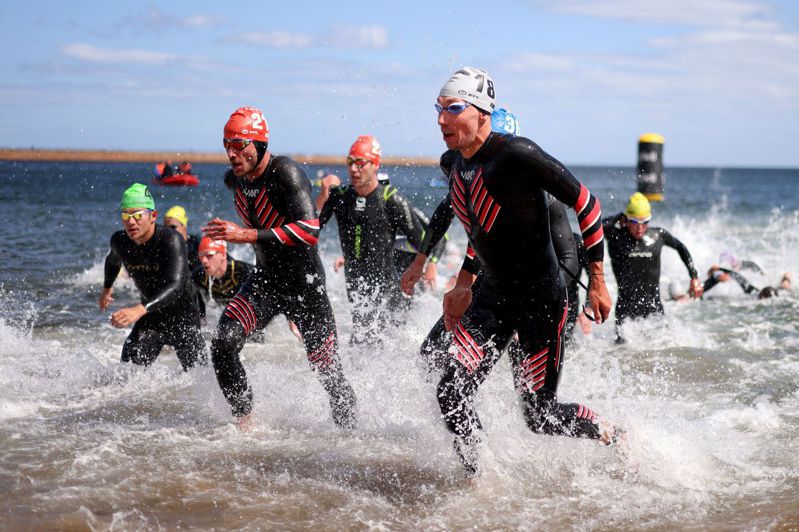世界三項鐵人系列賽選手在英國羅克海灘進行游泳項目，傳出至少57名選手在賽後腹瀉。 中央社