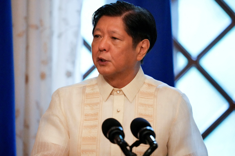 菲律賓總統小馬可仕表示，中國海警在有爭議的南海攔截並用水砲轟擊菲律賓船隻後，馬尼拉今天召見中國駐菲律賓大使。路透社