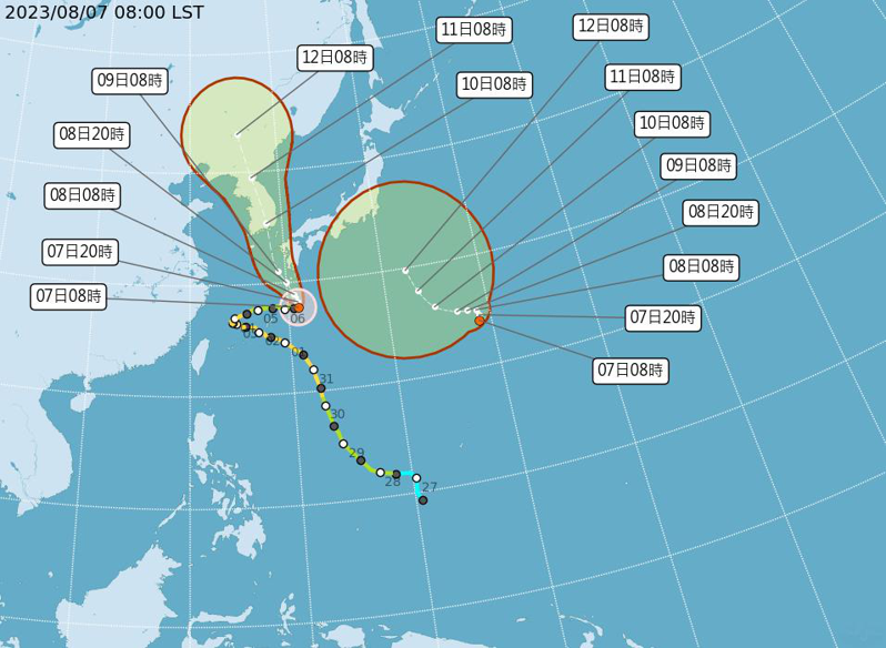 卡努颱風（左）、熱帶性低氣壓（右）的路徑潛勢預報。圖／氣象局提供