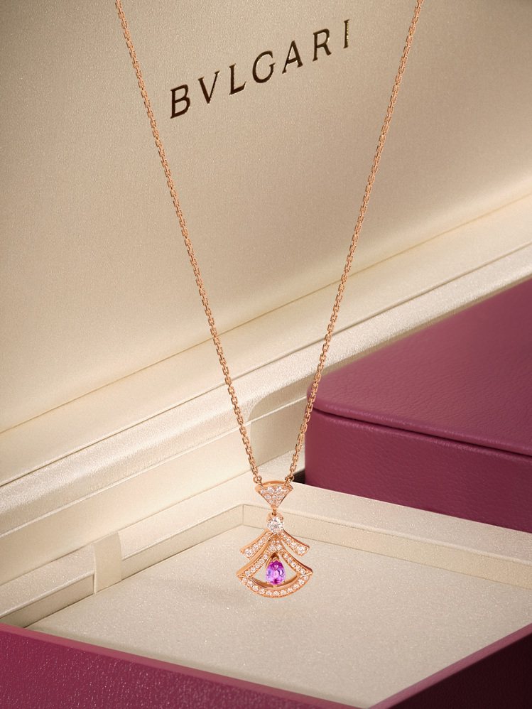 BVLGARI DIVAS' DREAM系列玫瑰金鑽石與粉紅剛玉項鍊七夕限定款，22萬5,600元。圖／寶格麗提供