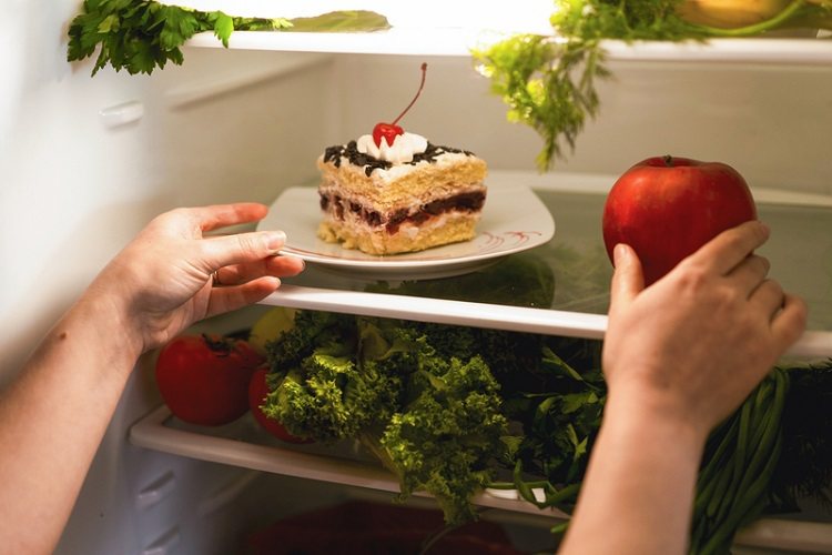 蛋糕吃不完放冰箱就好？揭「5個你為正確卻錯很大」保存觀念。圖/常春月刊