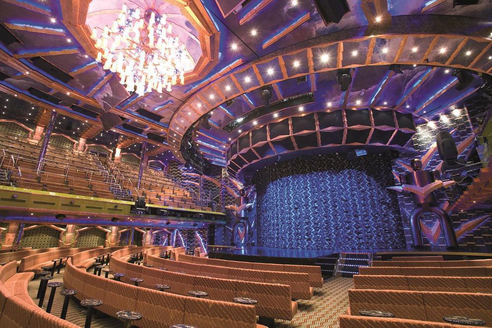 宙斯大劇院跨越3層甲板，每日舉辦多場媲美拉斯維加斯的大型歌舞秀。 圖片／歌詩達郵...