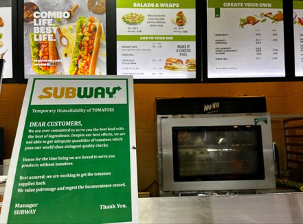 繼暫停供應番茄後，印度Subway也將取消免費提供起士片，改為免費提供起士風味醬。 =路透