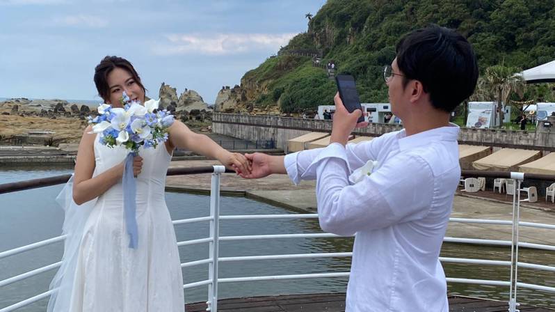 3年半前情定和平島公園，香港情侶飛基隆辦婚禮。圖／讀者提供