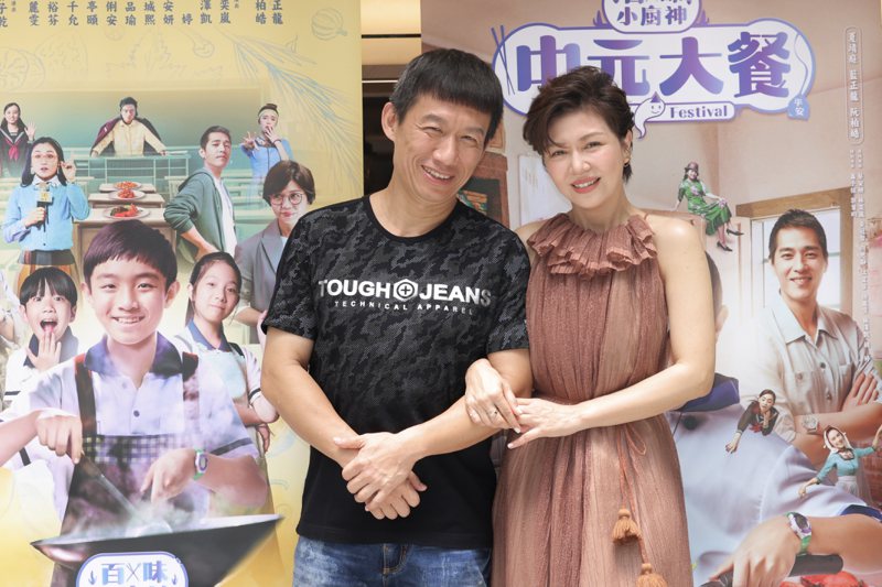 郭子乾（左）、于子育為「百味小廚神」宣傳。記者李政龍/攝影