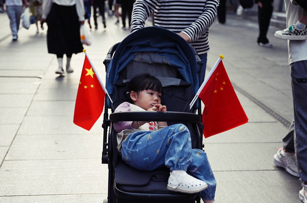 統計局公布中國人口與發展研究中心的報告，指出「初步測算2022年中國總和生育率已...