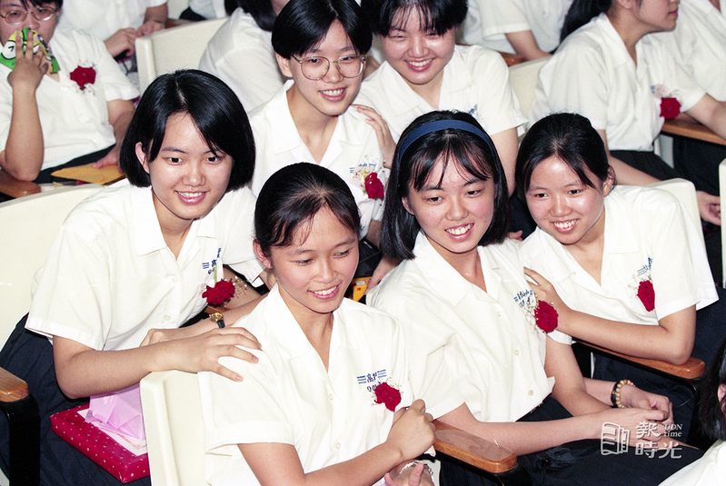 中山女中舉行畢業典禮。圖／聯合報系資料照（1994/06/11 陳牆）